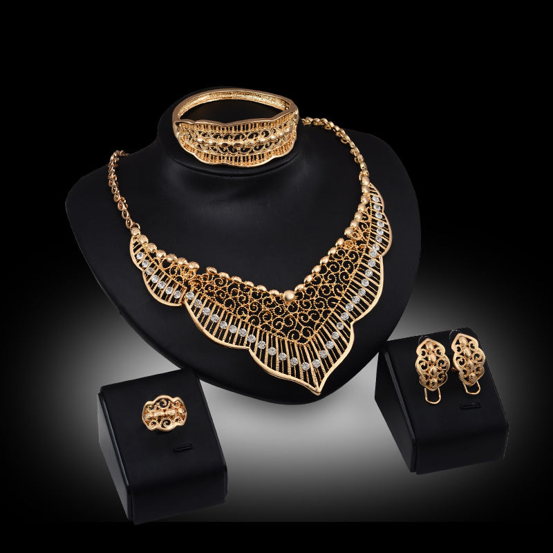 Conjunto de joyería nupcial india de oro