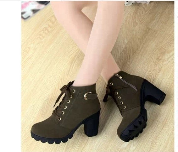 Thick Heeled Women's Winter Boots - Fashionista